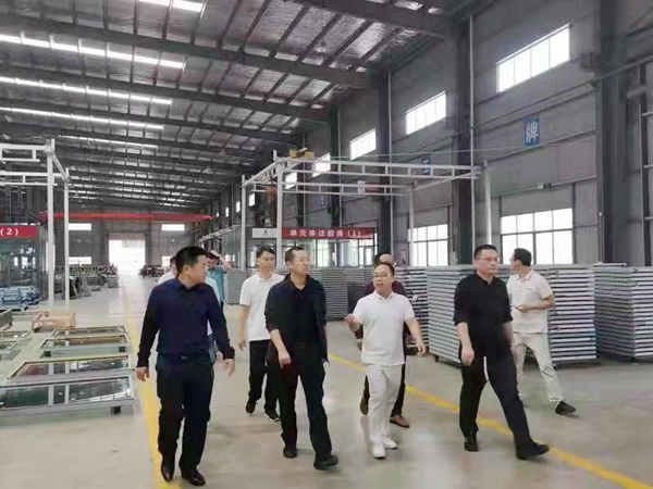 程永東調(diào)研維業(yè)科技_副本.jpg 程永東調(diào)研維業(yè)科技_副本.jpg